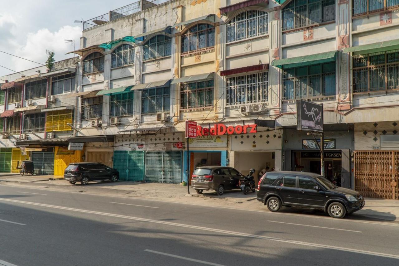 Reddoorz @ Jalan Wahidin Medan Hotel Exterior photo